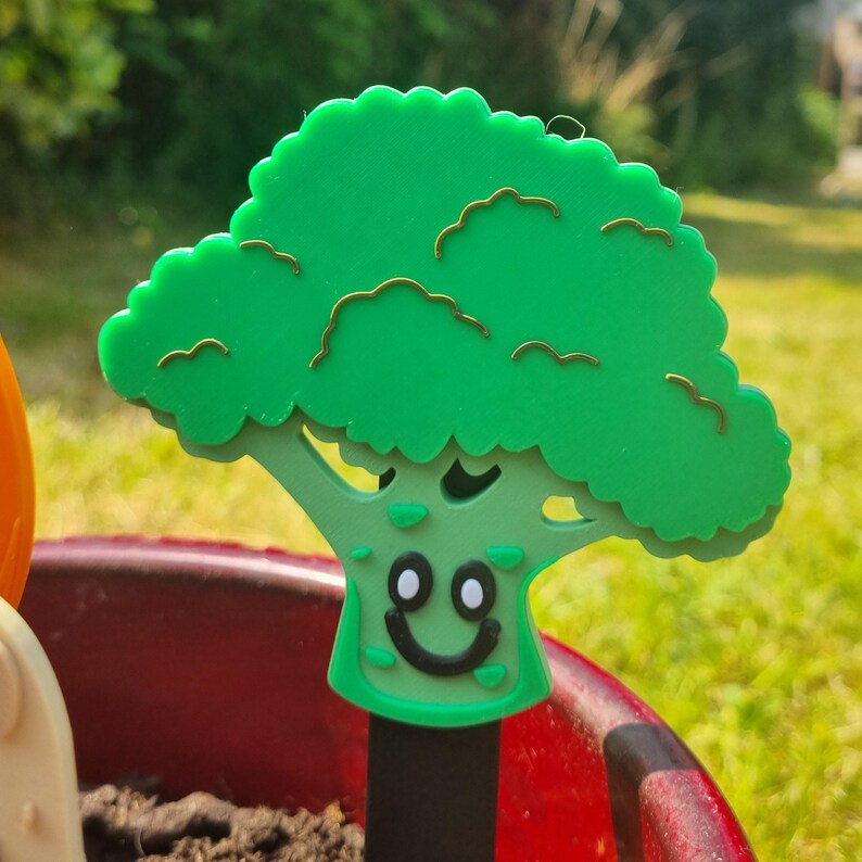 3D Printed Smiley Face Plant Marker: PLA Garden Decor