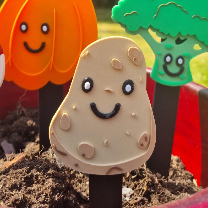 3D Printed Smiley Face Plant Marker: PLA Garden Decor