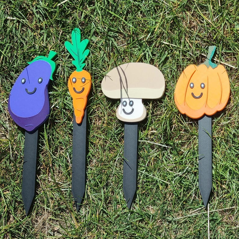 3D Printed Smiley Face Plant Marker: PLA Garden Decor